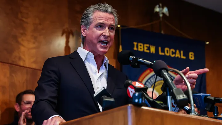 2025's Biggest Political Losers Unmasked