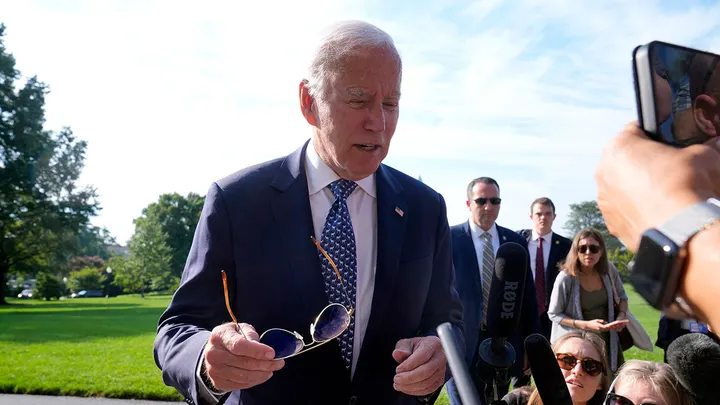 2025's Biggest Political Losers Unmasked